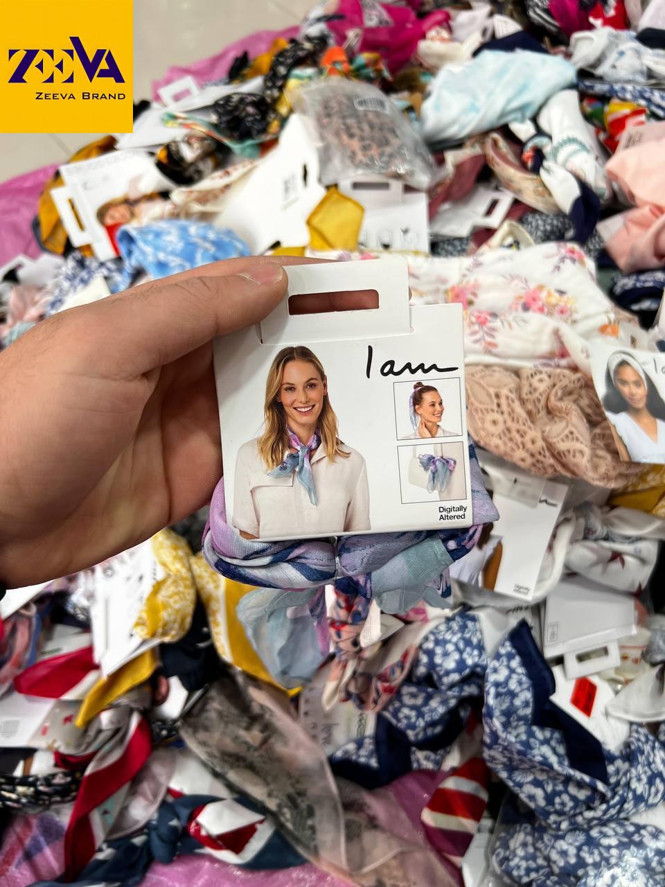 مینی اسکارف کیلویی برندهای اروپایی مینی اسکارف کیلویی با برندهای اورجینال Iam و Six، عرضهشده توسط زیوابرند