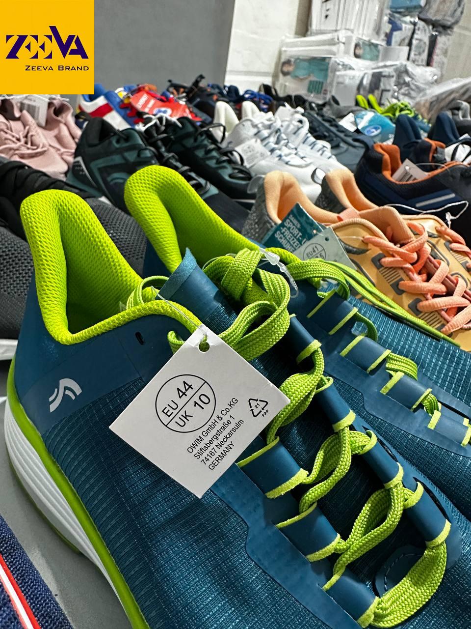 کتونی اورجینال کیلویی مردانه وارداتی برند کریویت و لیورجی تصویر کتونی کیلویی اورجینال با کیفیت بالا، مناسب دویدن، پیادهروی و استفاده روزمره