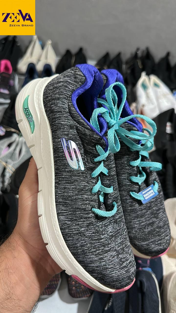 خرید کتونی اسکچرز عمده زنانه اورجینال با قیمت پایین و سود بالا برای مغازهداران از زیوا برند